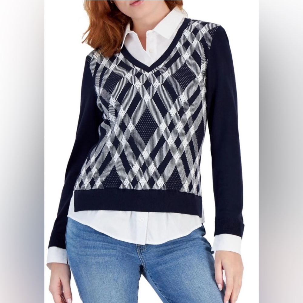 NWT- Tommy Hilfiger - Navy and White Women's Sweater